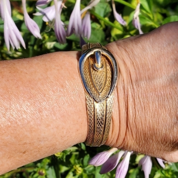 Vintage Avon Buckle Bangle - Picture 1 of 6
